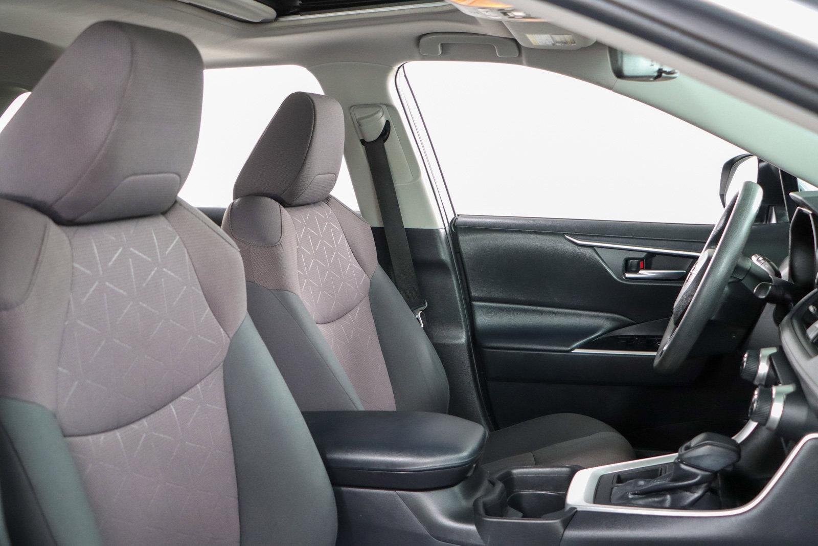 Used 2019 Toyota RAV4 XLE image 27