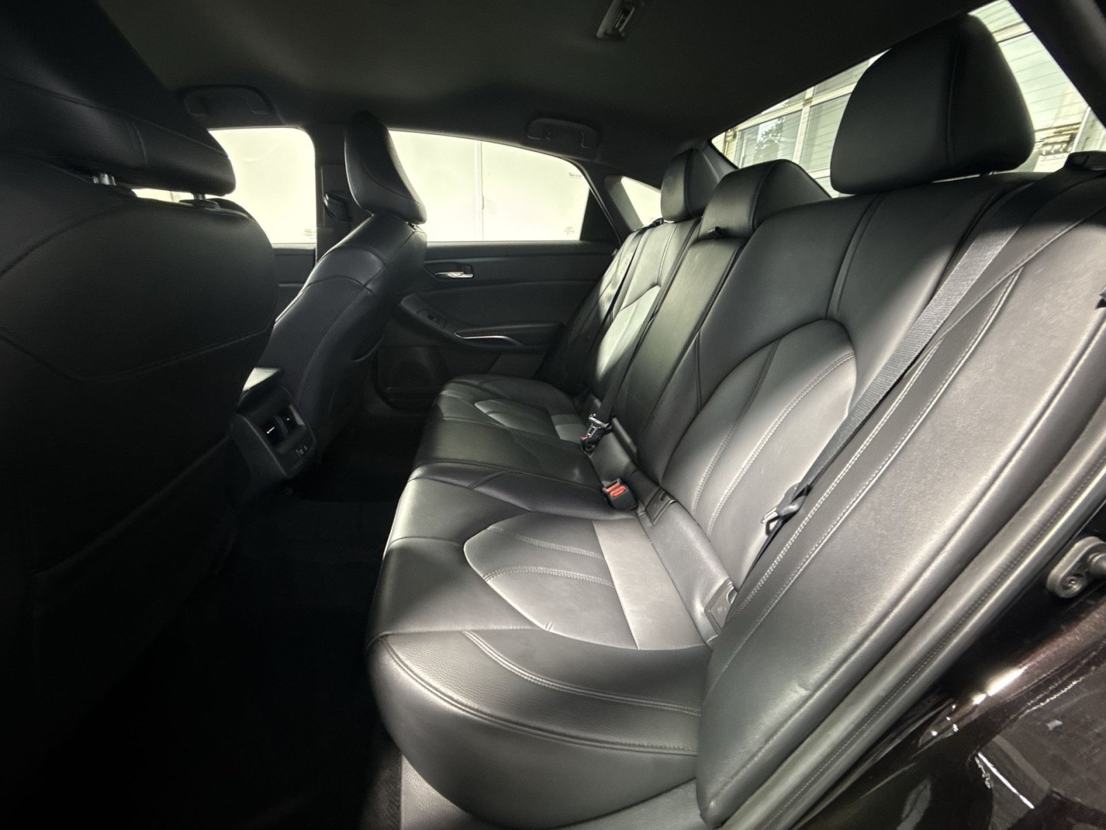 Used 2022 Toyota Avalon XLE FWD image 25