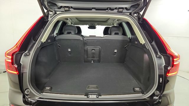 New 2026 Volvo XC60 B5 Plus w/ Protection Package AWD/4WD image 39
