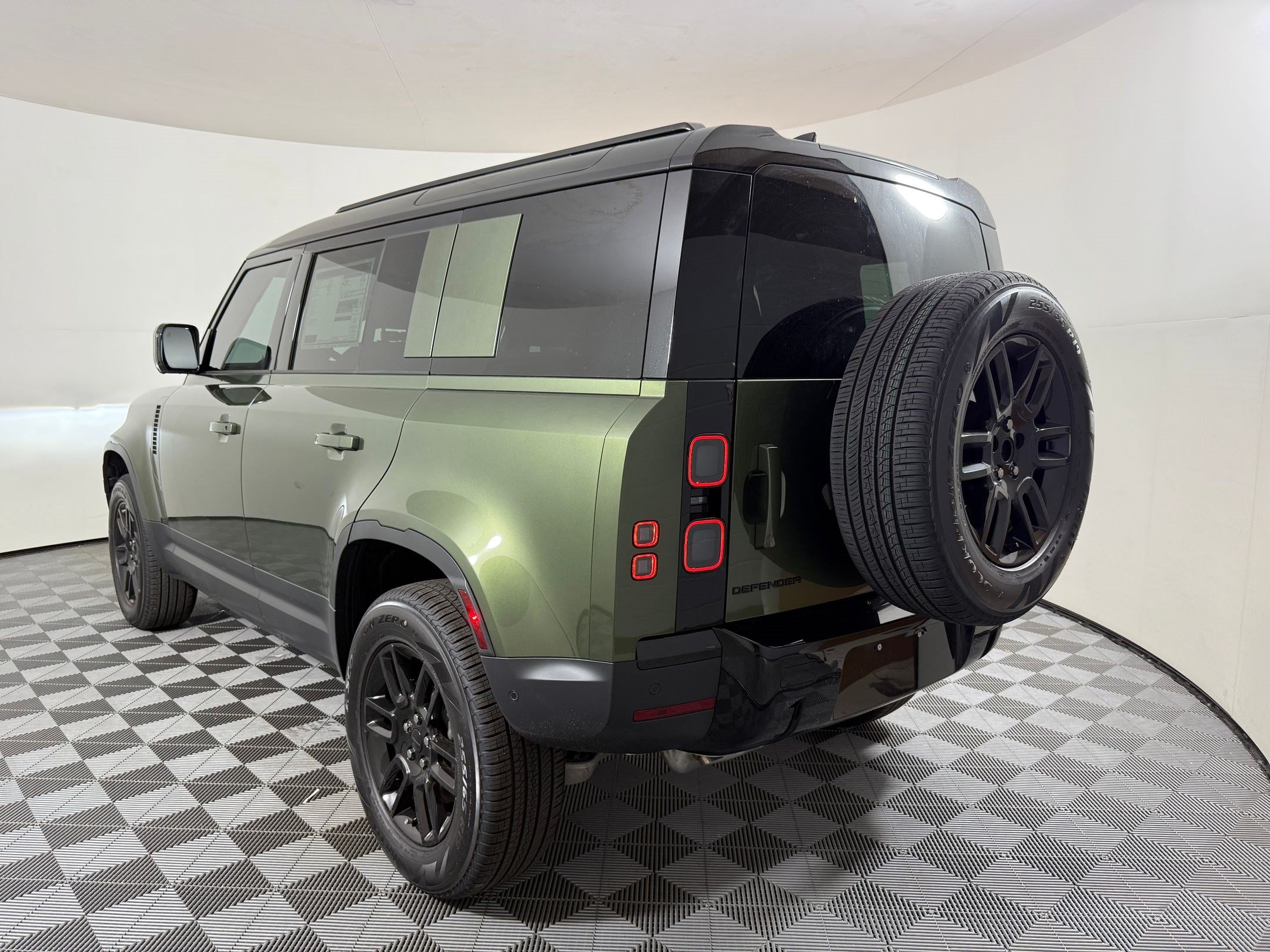 New 2026 Land Rover Defender 110 S AWD/4WD image 3