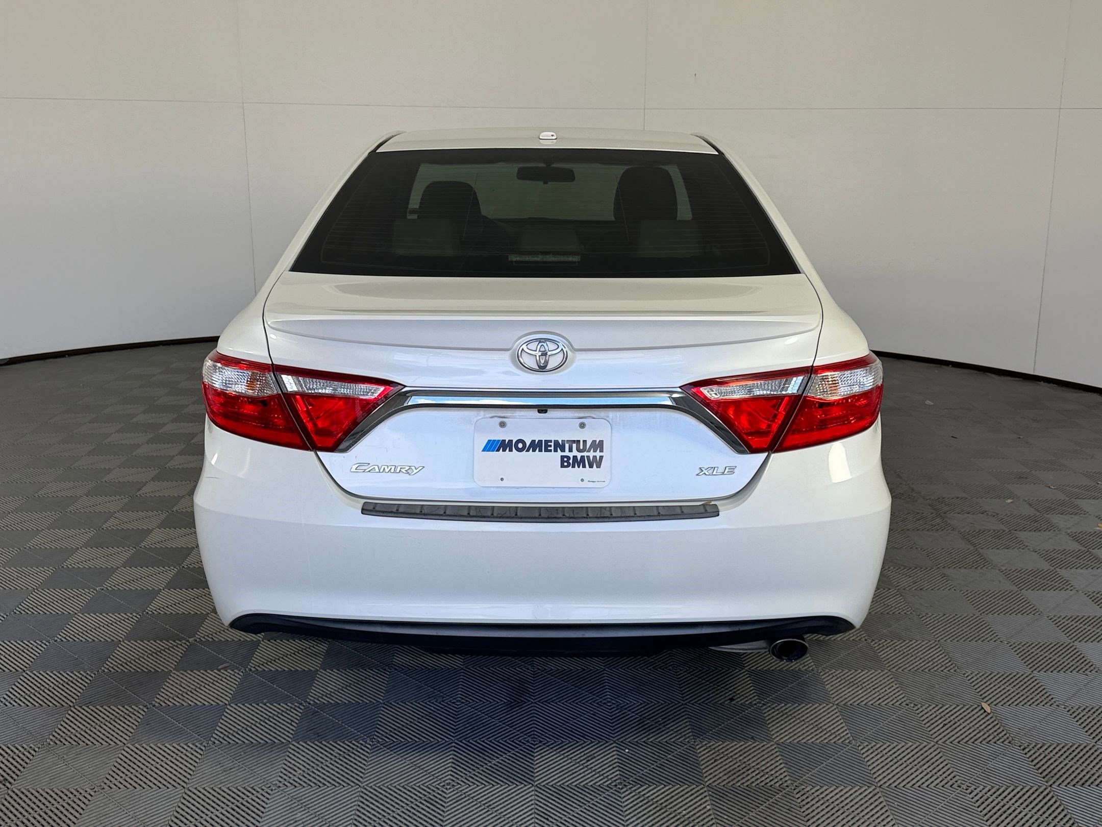 Used 2017 Toyota Camry XLE FWD image 10