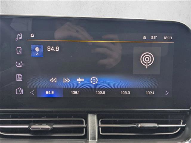 Used 2025 Chevrolet Trax LT w/ LT Convenience Package image 13