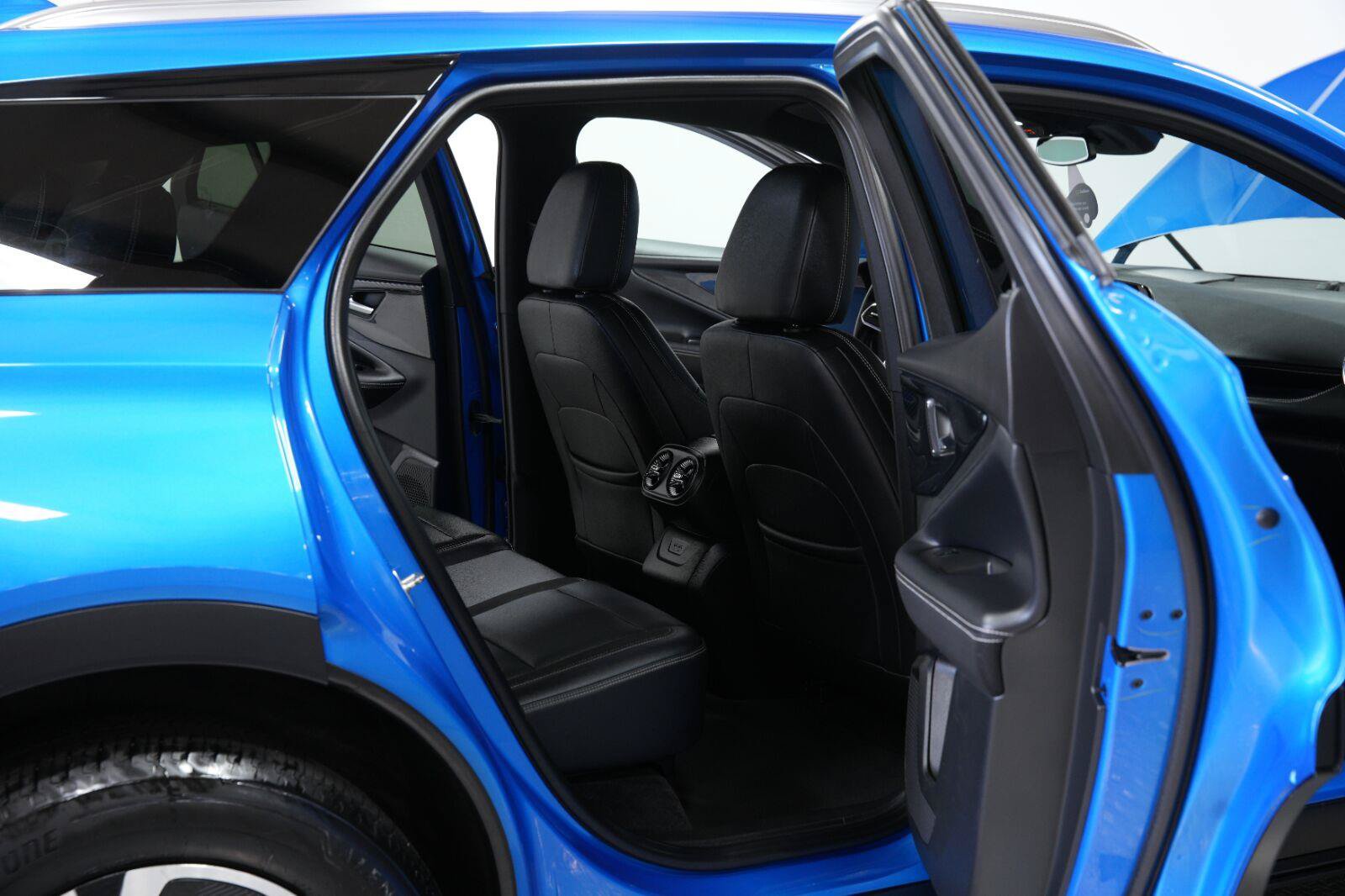 Certified 2024 Chevrolet Blazer EV LT AWD/4WD image 13