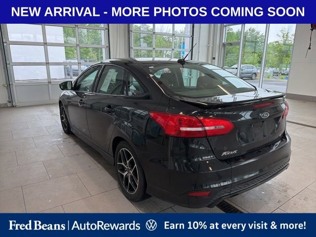 Used 2016 Ford Focus SE w/ SE Sport Package FWD image 3