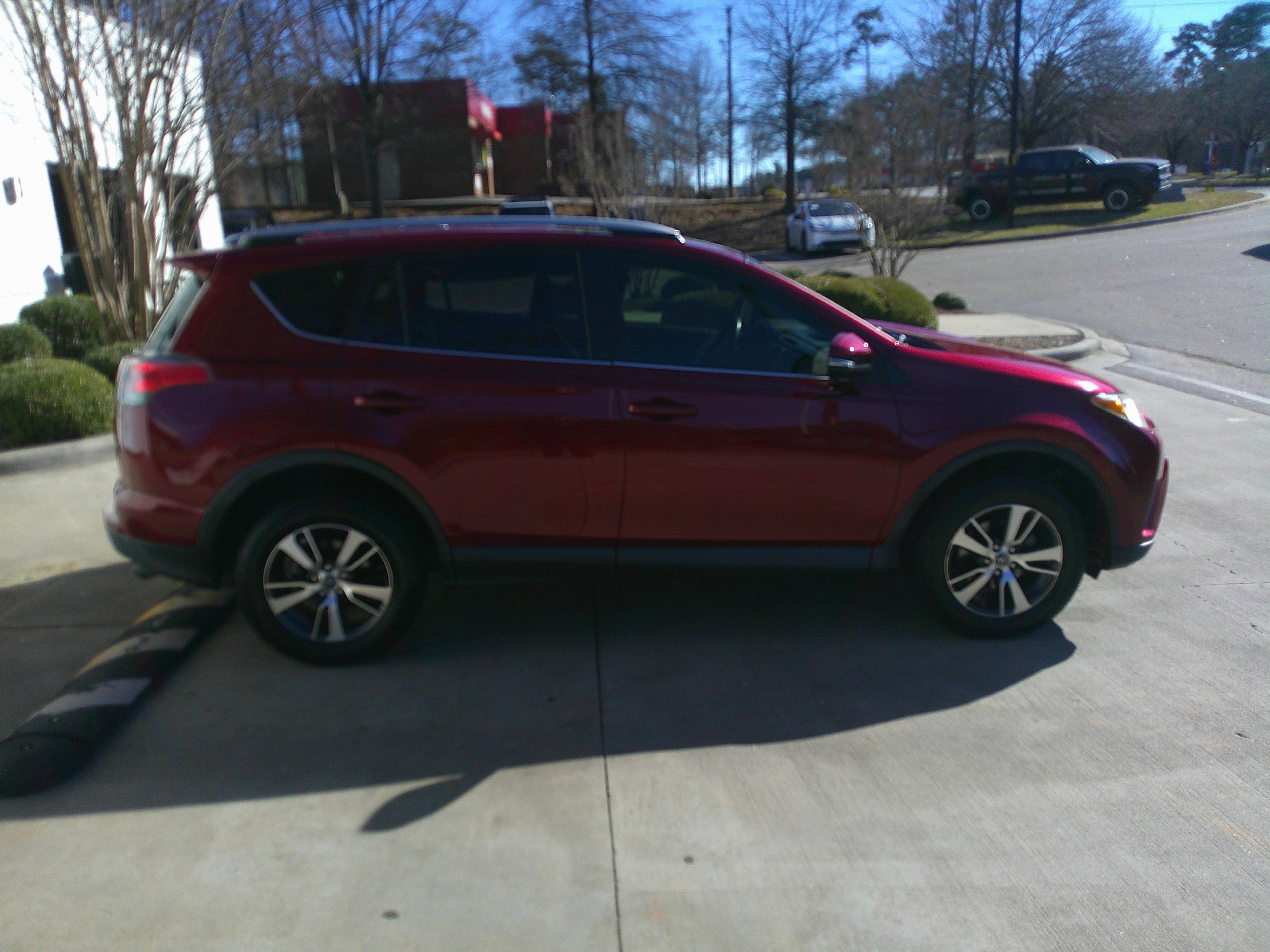 Used 2018 Toyota RAV4 XLE image 14