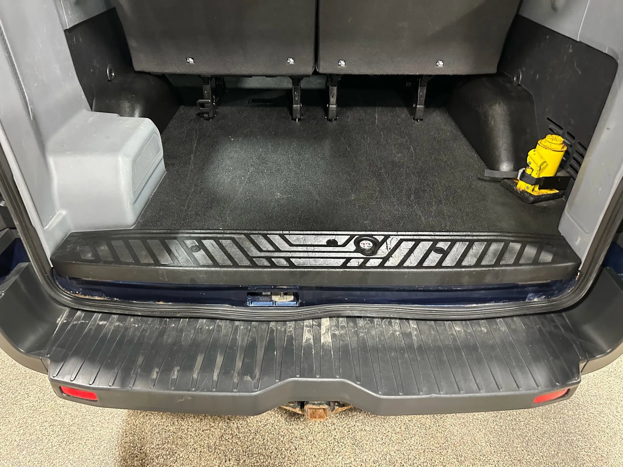 Used 2018 Ford Transit 350 XL image 19