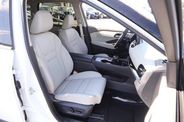 Certified 2025 Nissan Rogue SL w/ SL Premium Package FWD image 27