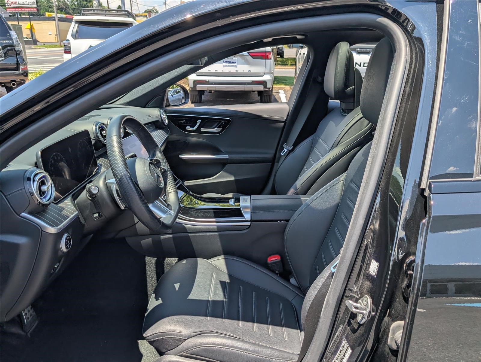 Used 2023 Mercedes-Benz C 300 4MATIC Sedan image 15