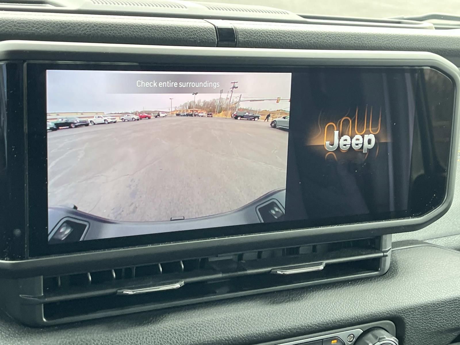 Used 2024 Jeep Gladiator Sport AWD/4WD image 32