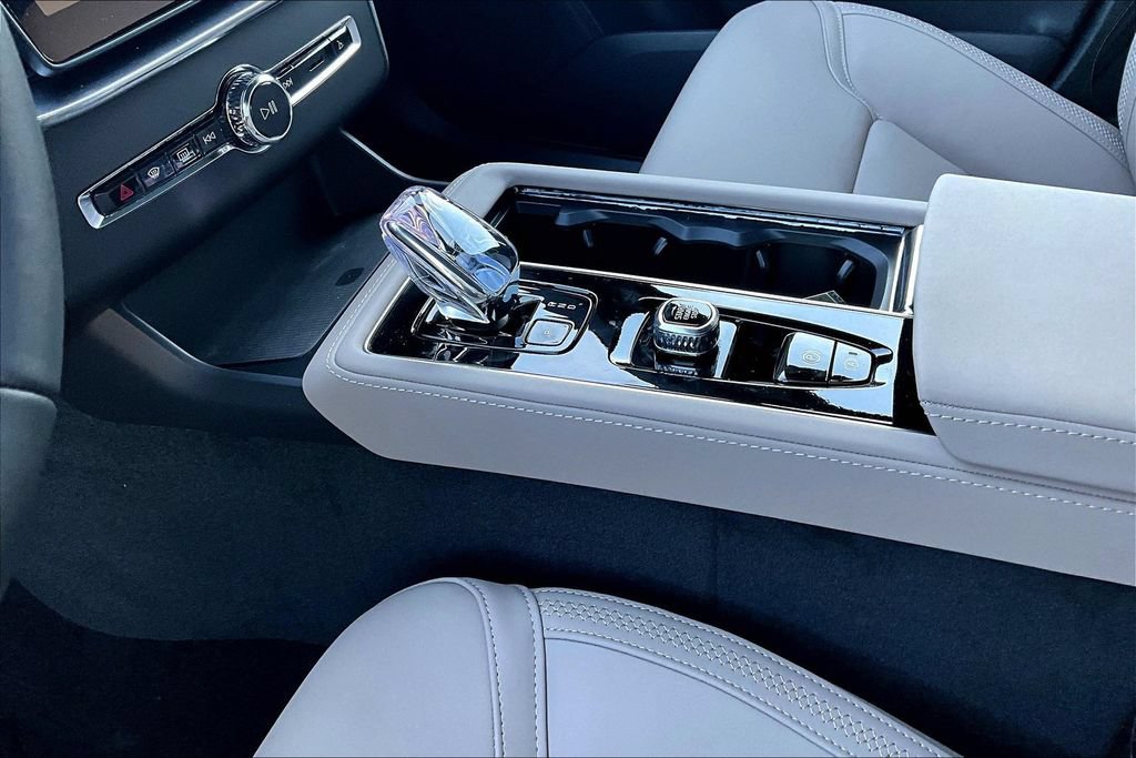 New 2026 Volvo XC90 B6 Plus AWD/4WD image 22