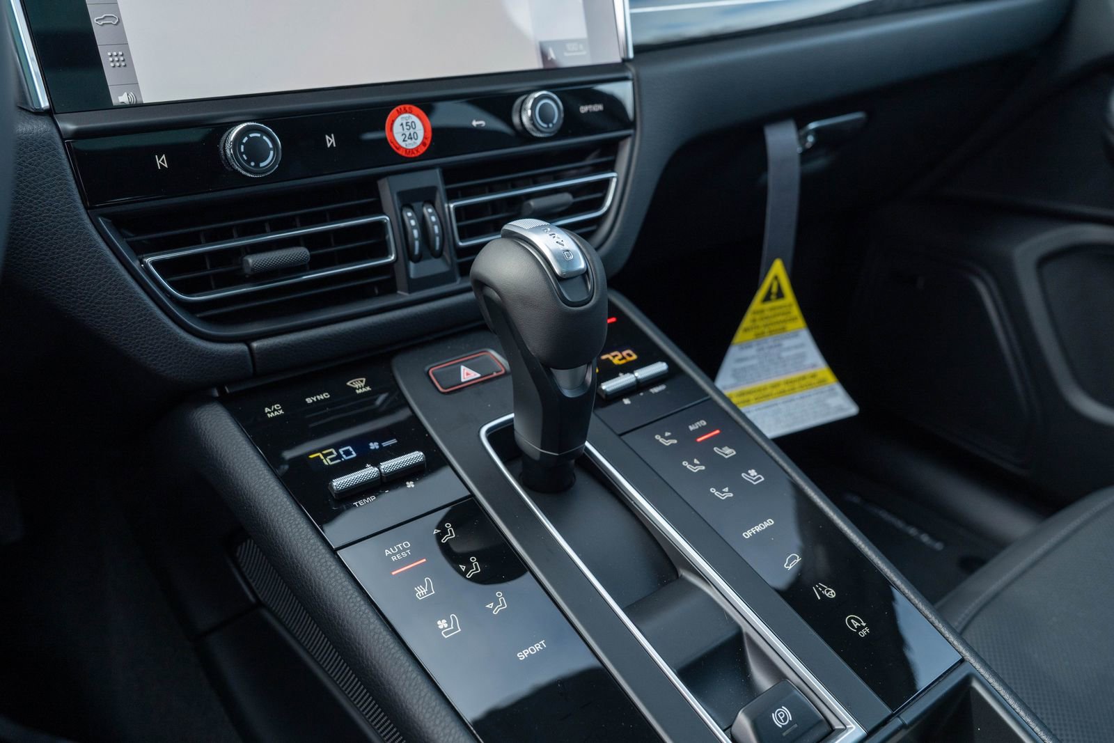 Used 2026 Porsche Macan image 29