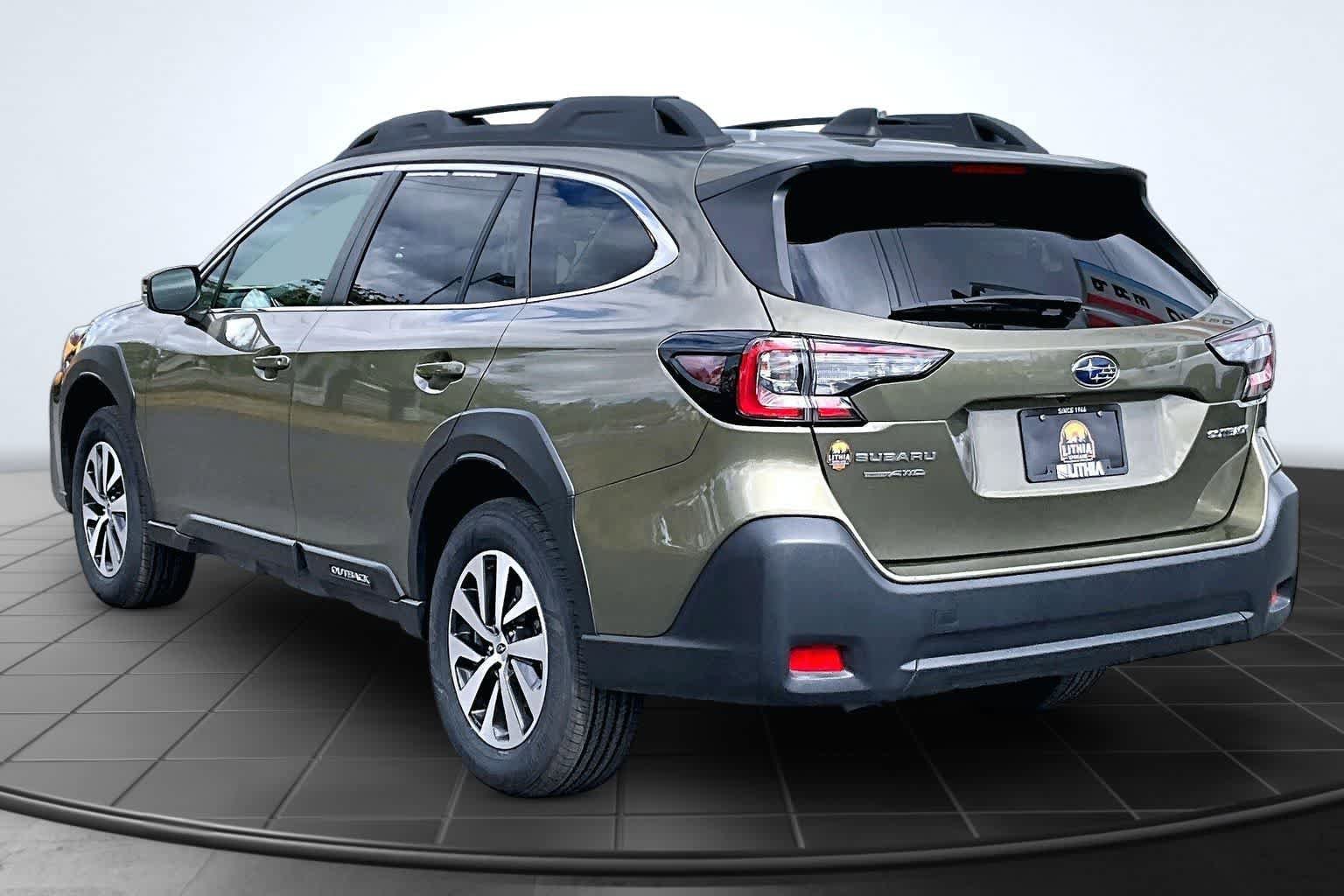 Used 2025 Subaru Outback Premium AWD/4WD image 4