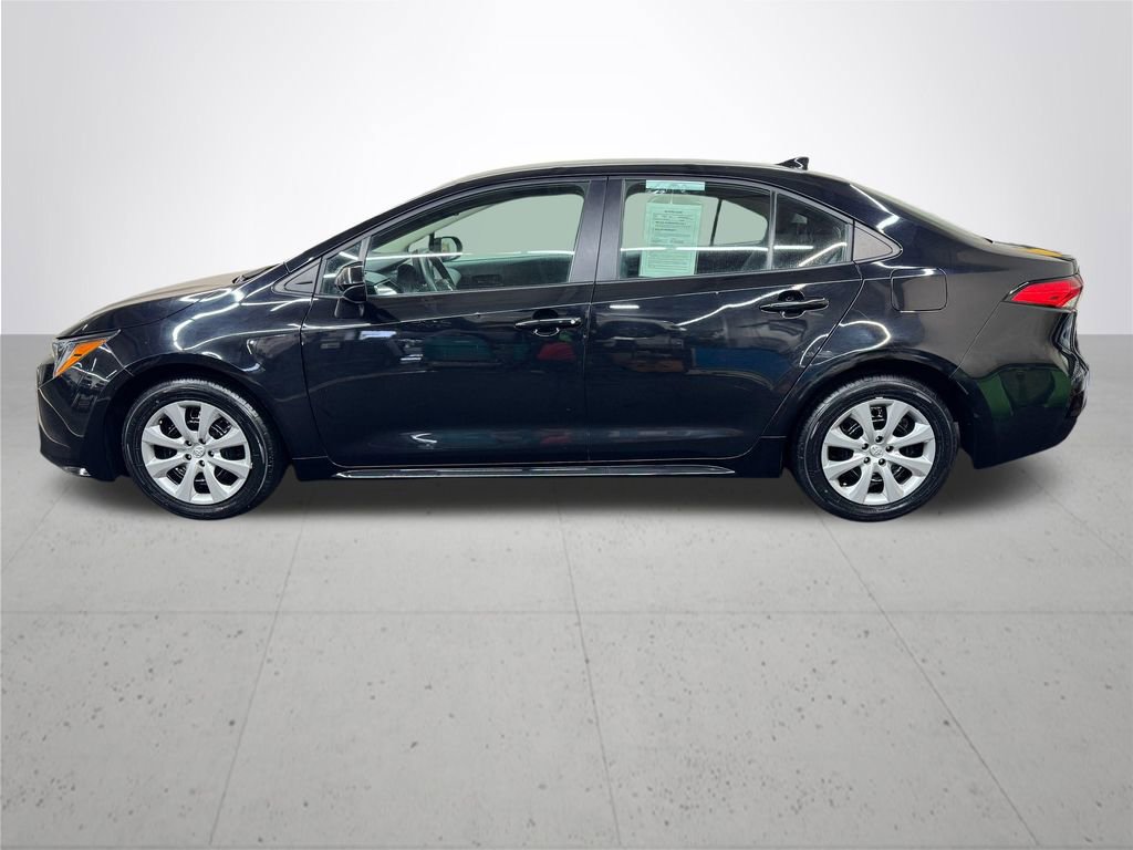 Used 2024 Toyota Corolla LE image 3