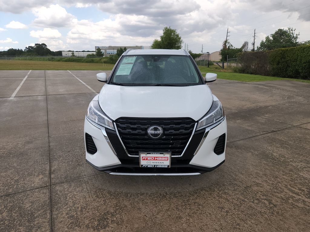 Used 2024 Nissan Kicks SV FWD image 11