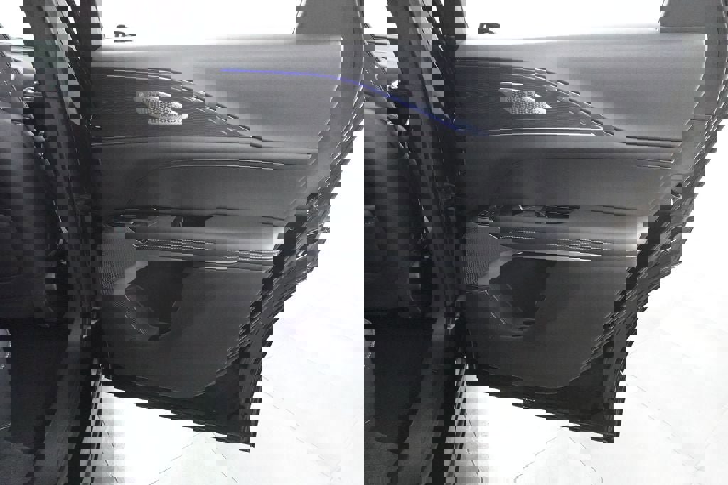 Used 2024 Cadillac Lyriq Luxury AWD/4WD image 30