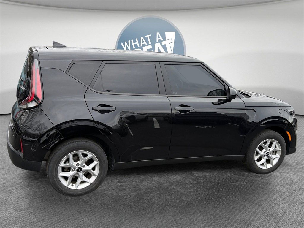 Certified 2023 Kia Soul LX w/ Option Group 015 image 2