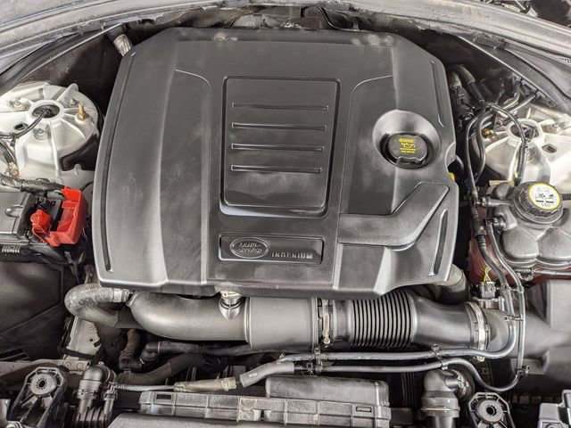 Used 2019 Land Rover Range Rover Velar R-Dynamic SE image 32