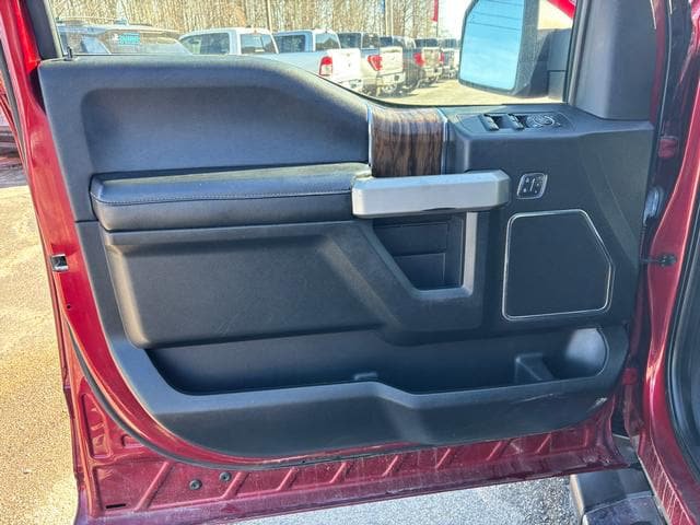 Used 2018 Ford F150 Lariat w/ Equipment Group 502A Luxury AWD/4WD image 9
