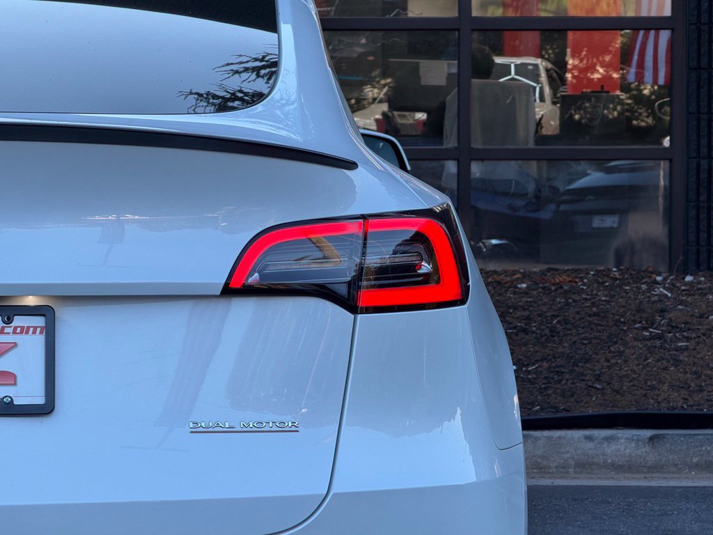 Used 2022 Tesla Model Y Performance AWD/4WD image 16