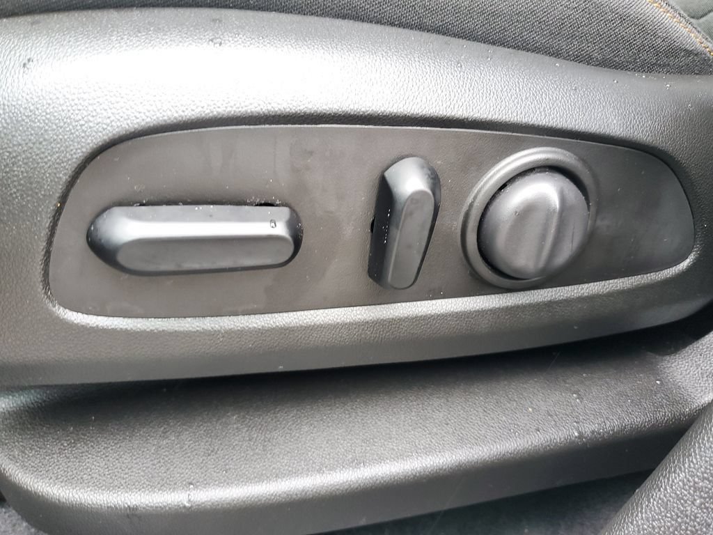 Used 2021 Chevrolet Equinox LT FWD image 23