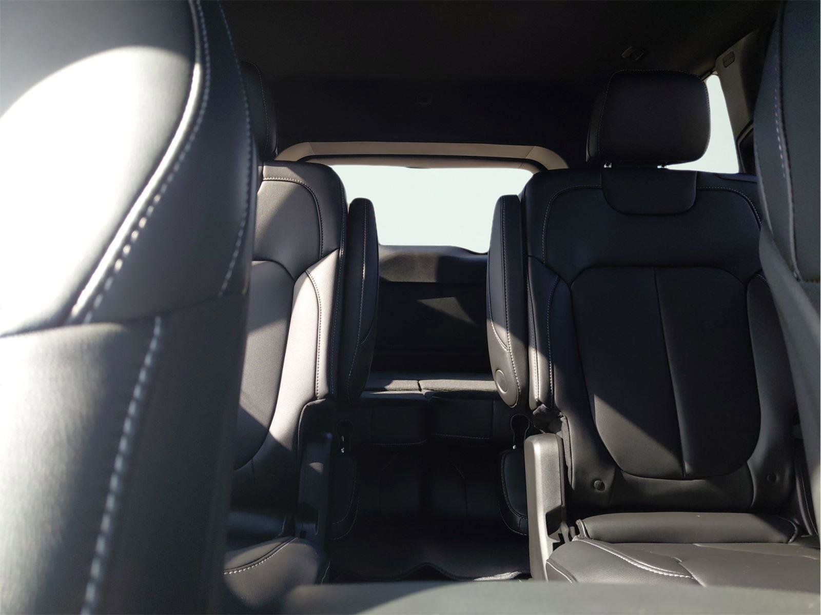 New 2025 Jeep Grand Cherokee L Limited image 36