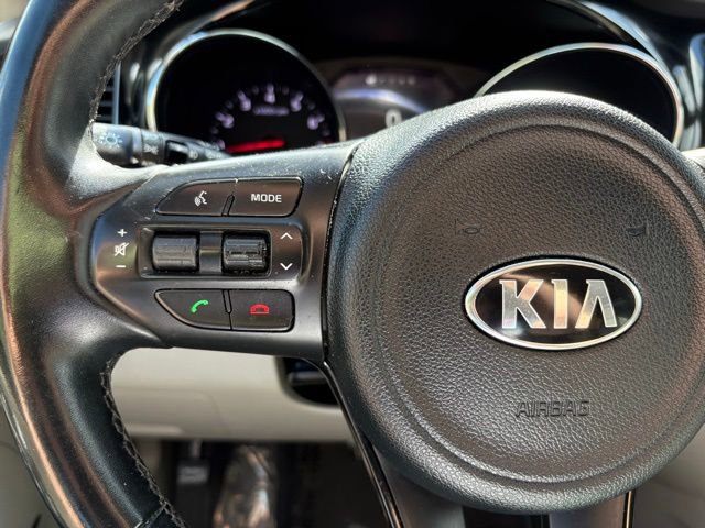 Used 2017 Kia Sedona SX image 15