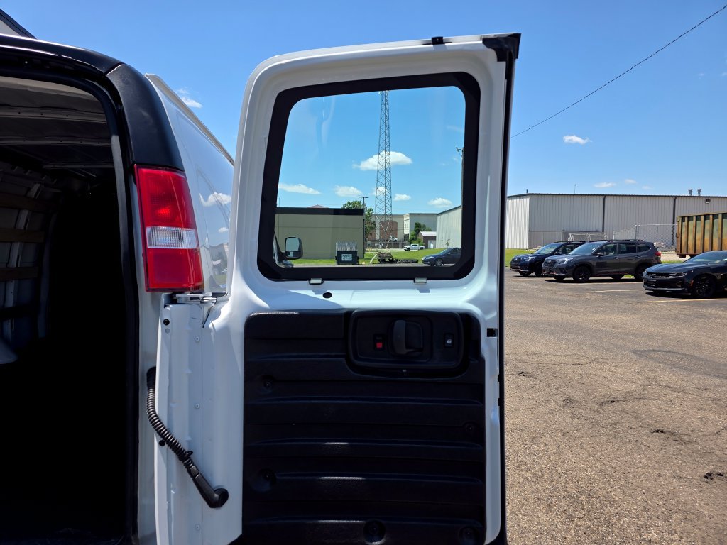 Used 2025 GMC Savana 2500 w/ Driver Convenience Package RWD image 20