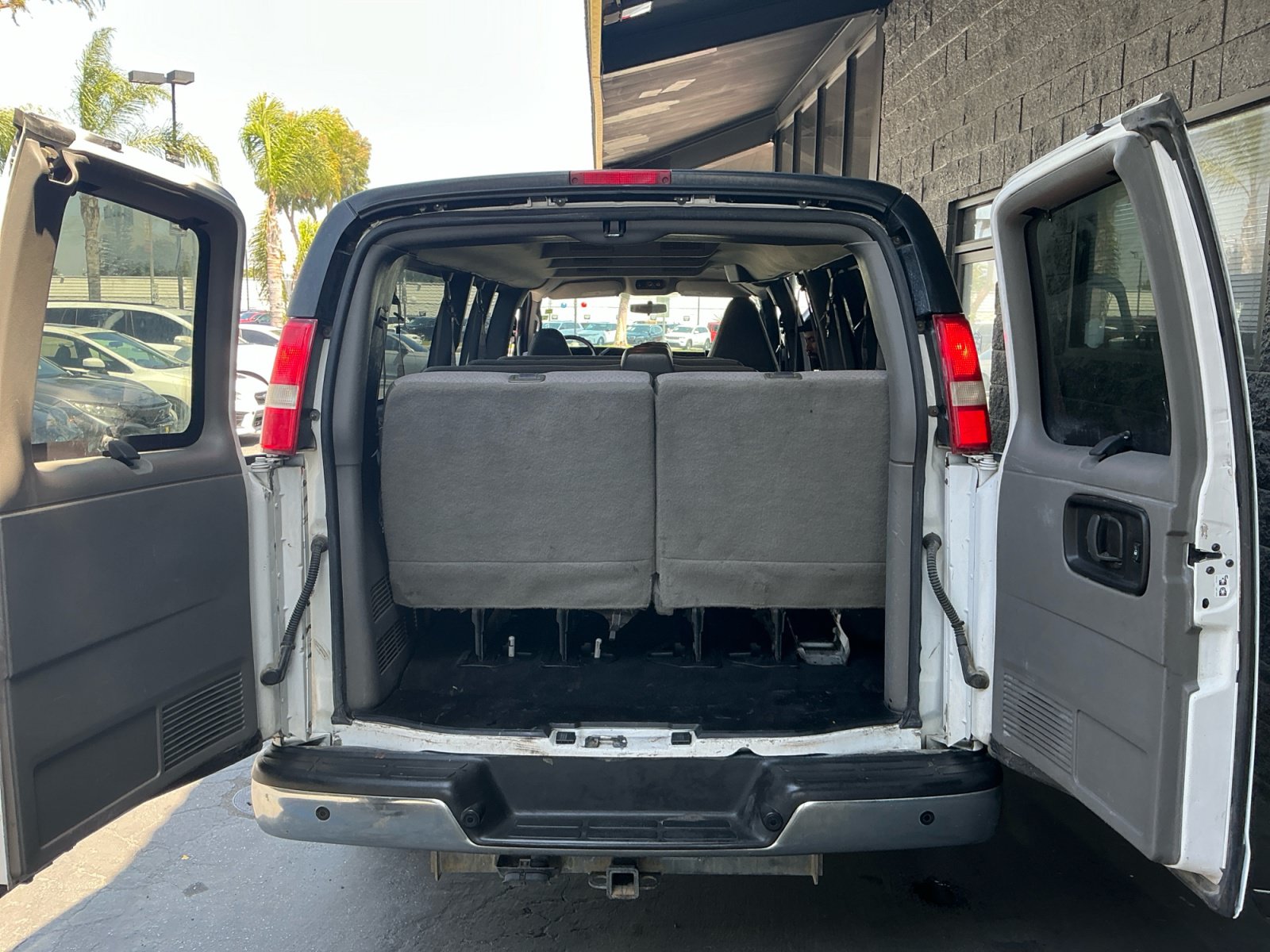 Used 2017 Chevrolet Express 3500 LT w/ LT Preferred Equipment Group RWD image 20