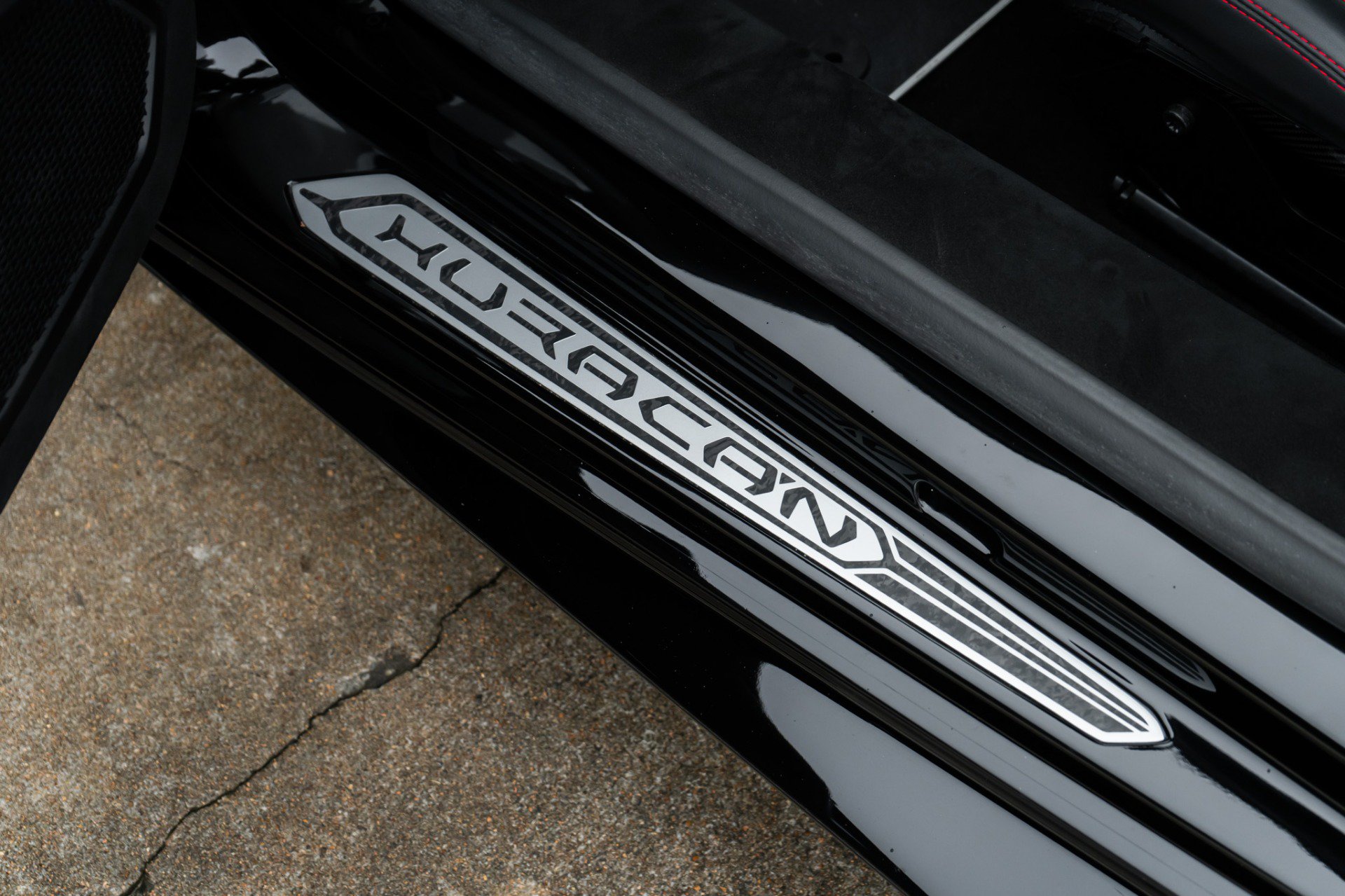 Used 2018 Lamborghini Huracan Performante AWD/4WD image 31