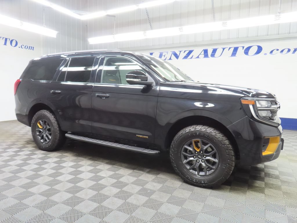 Used 2025 Ford Expedition Tremor AWD/4WD image 3