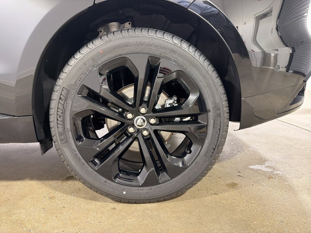 New 2026 Jaguar F-PACE R-Dynamic S image 30