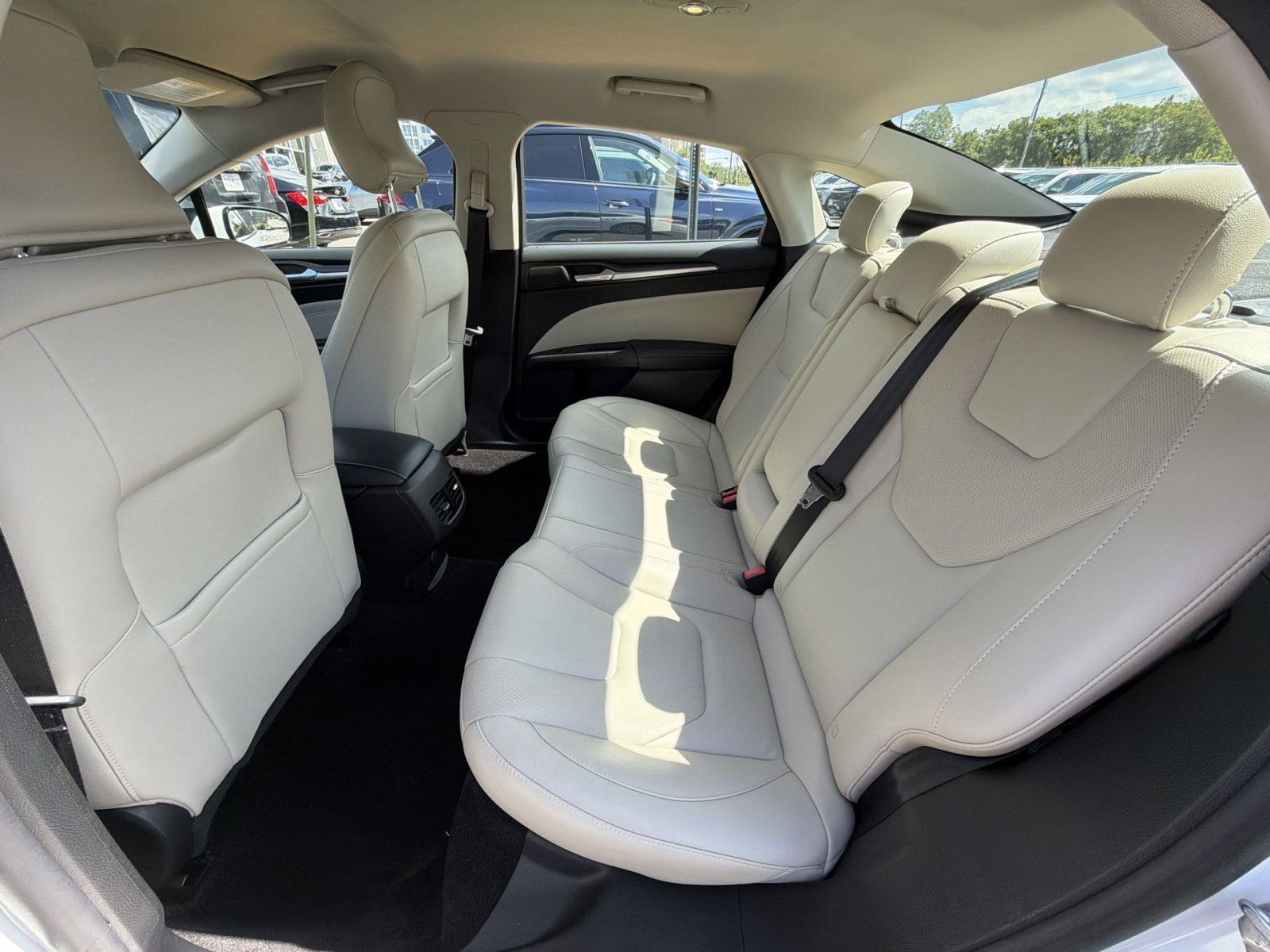 Used 2017 Ford Fusion Titanium FWD image 23