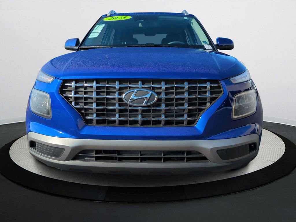 Certified 2025 Hyundai Venue SEL image 8