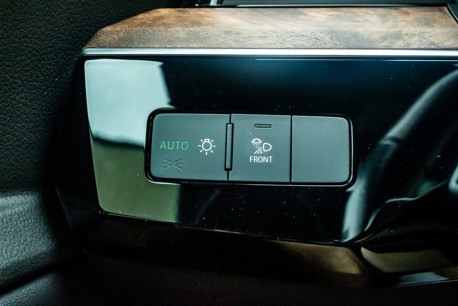 Used 2022 Audi e-tron Premium AWD/4WD image 19