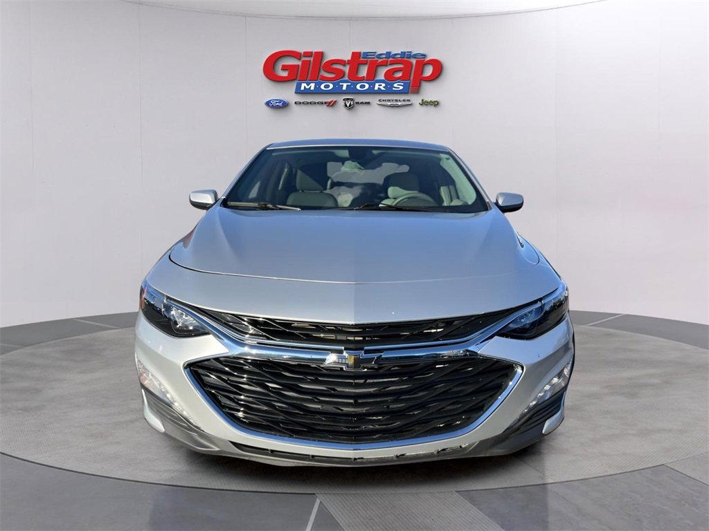 Used 2020 Chevrolet Malibu LT image 2