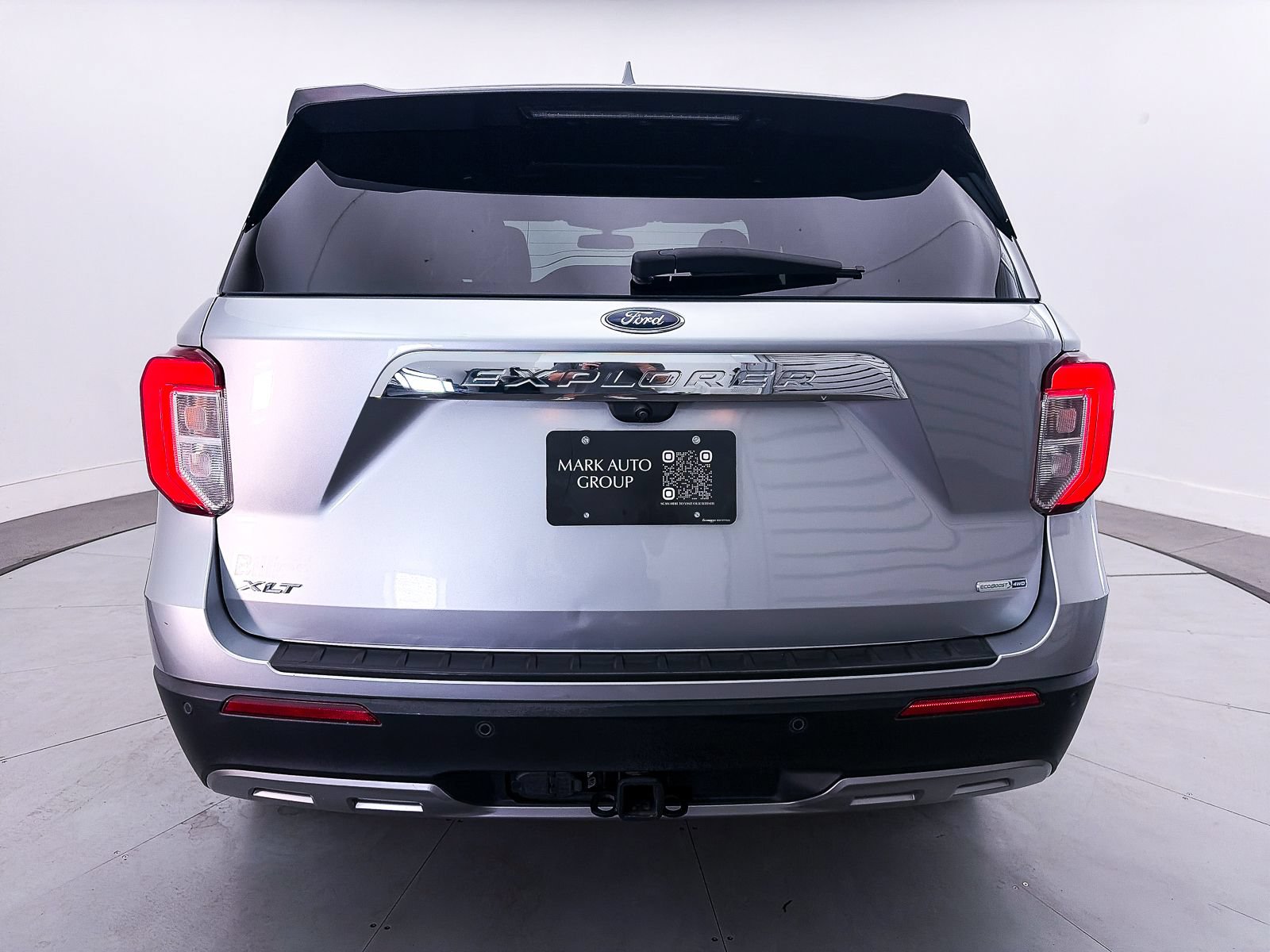 Used 2020 Ford Explorer XLT w/ Equipment Group 202A AWD/4WD image 10
