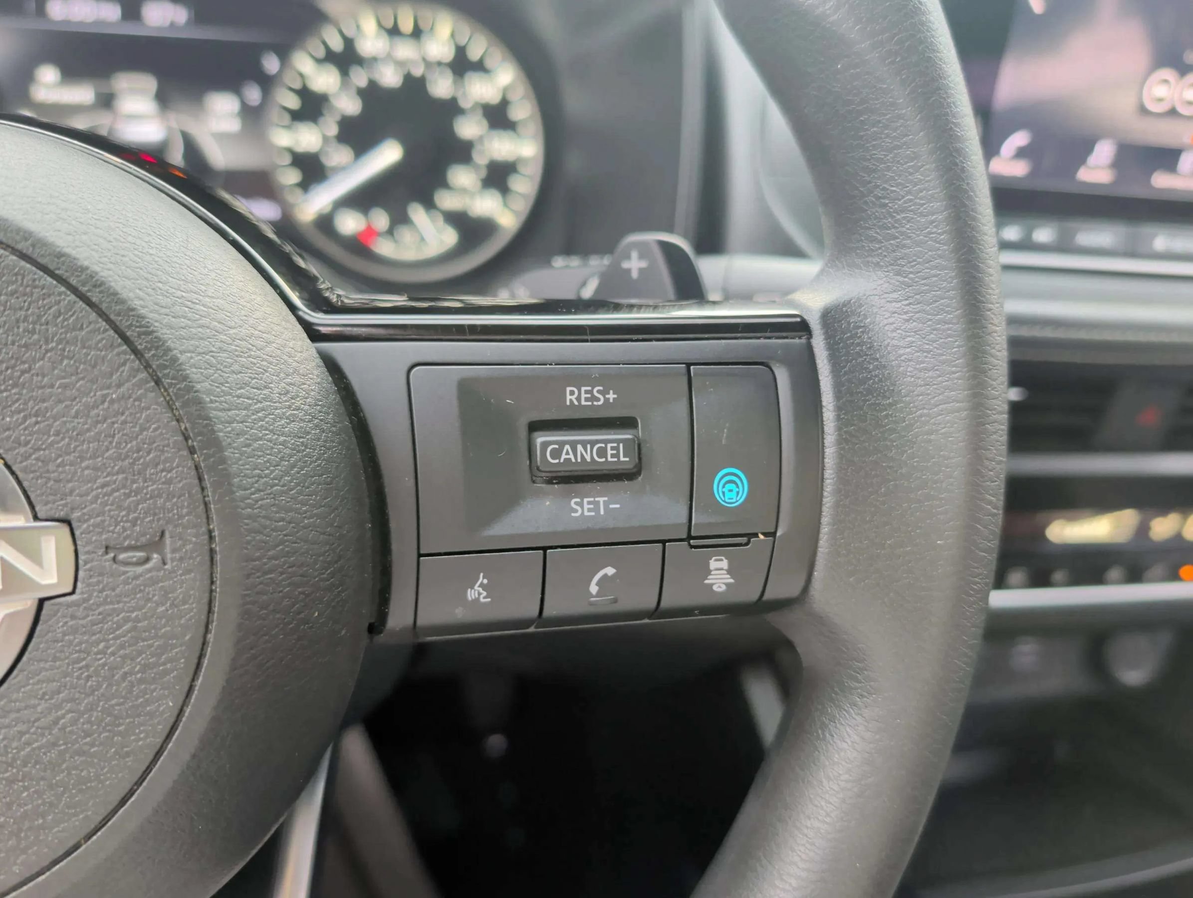 Used 2023 Nissan Rogue SV FWD image 24