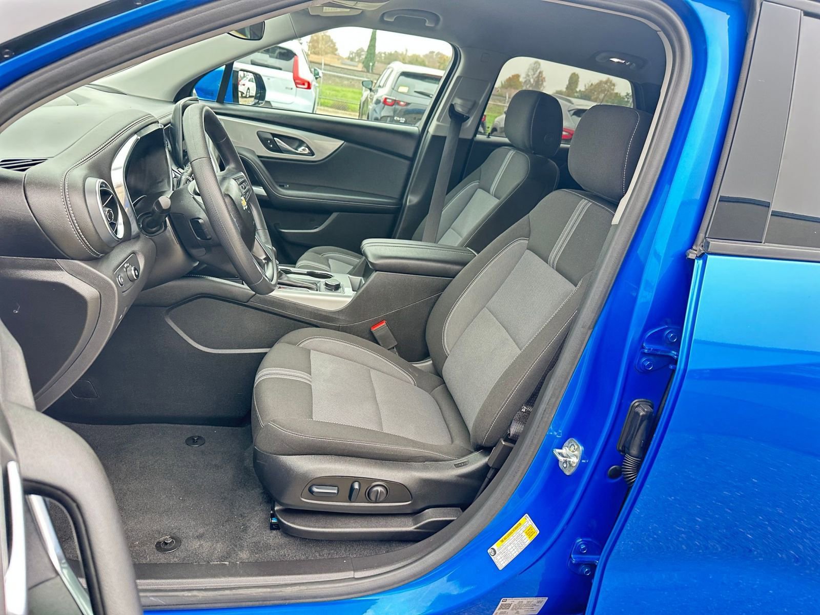 Used 2025 Chevrolet Blazer LT image 36