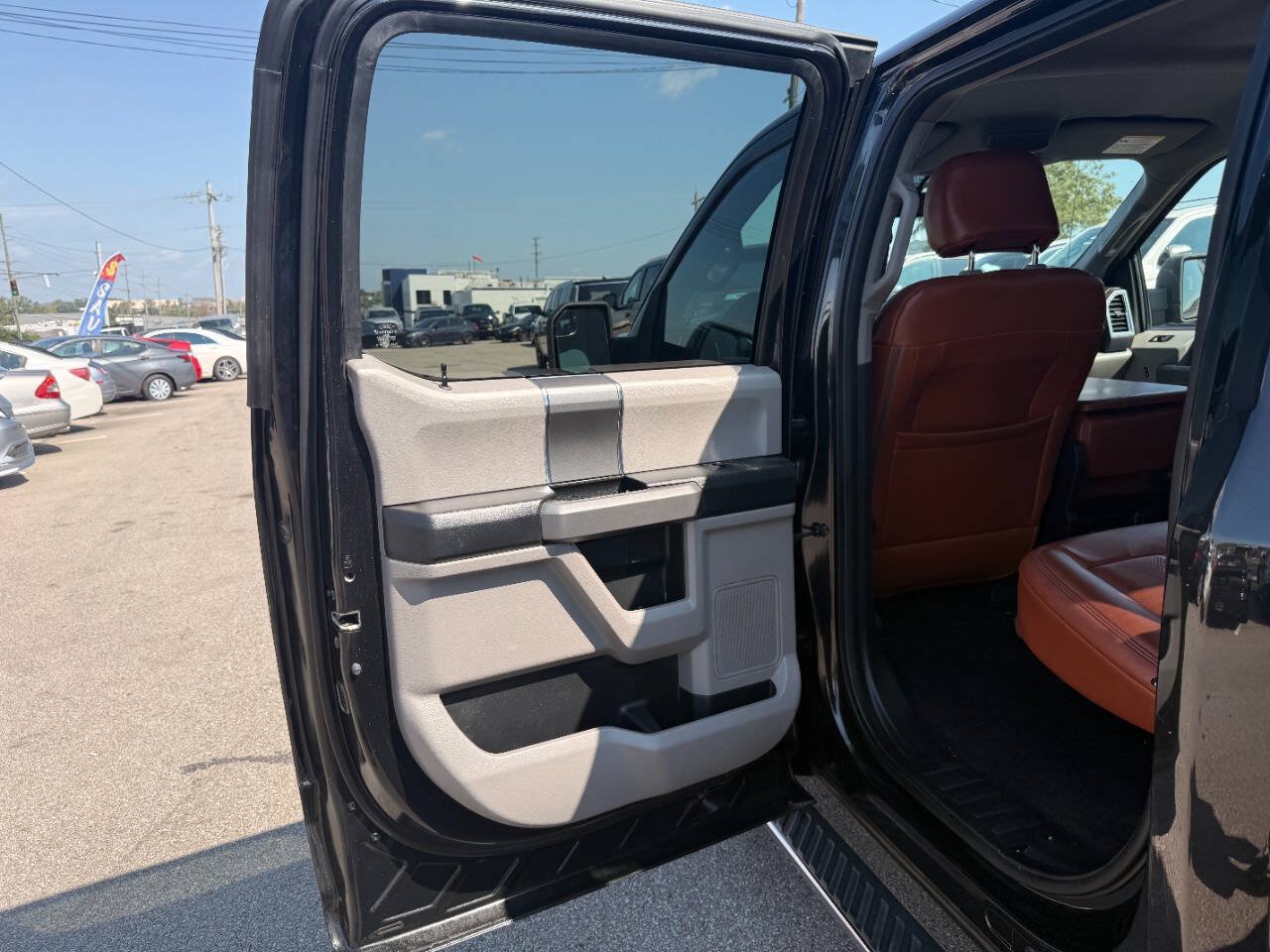 Used 2015 Ford F150 XLT w/ Equipment Group 302A Luxury AWD/4WD image 14