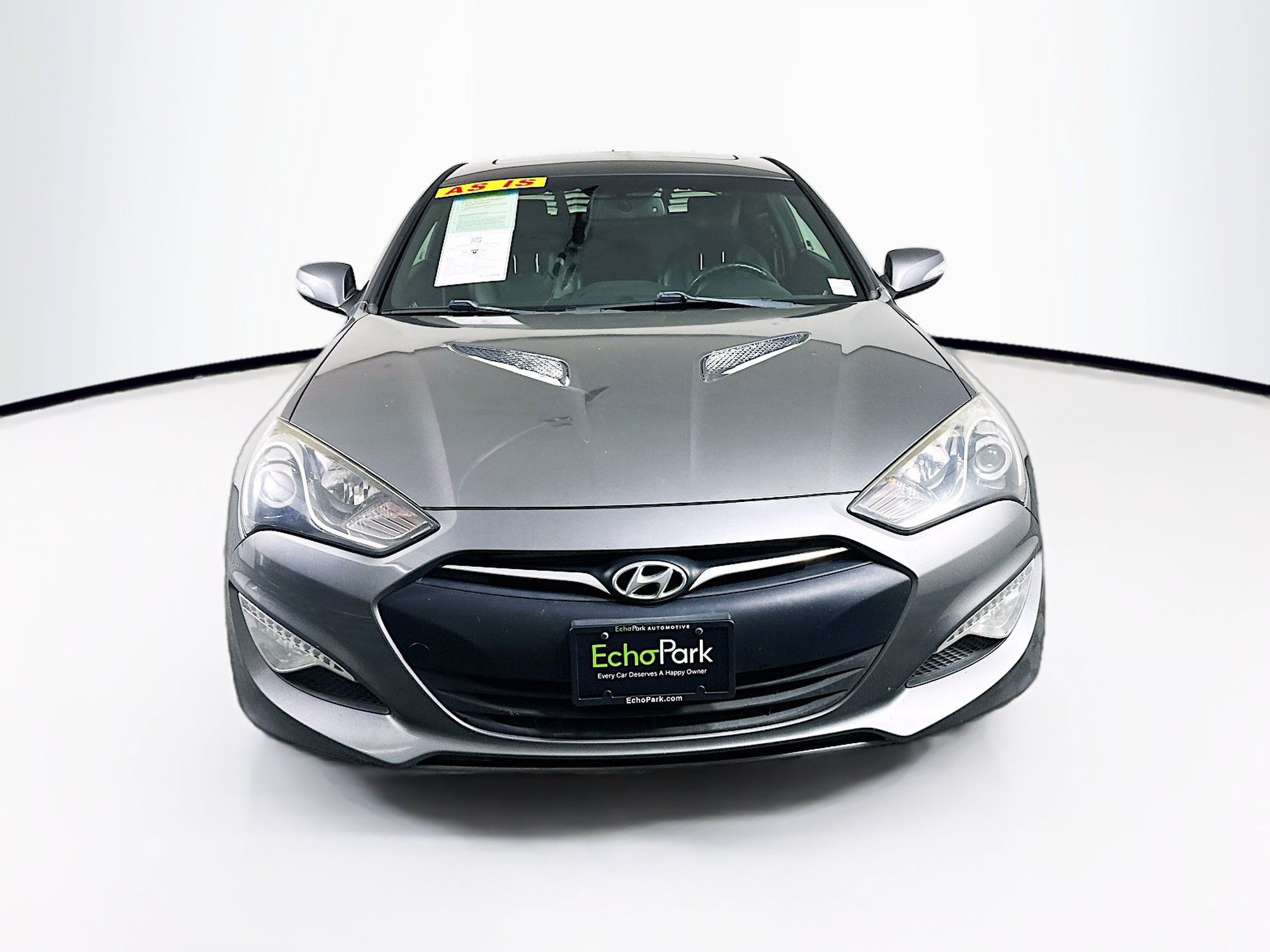 Used 2014 Hyundai Genesis 3.8 RWD image 2