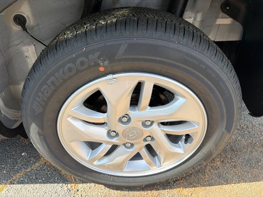 New 2026 Hyundai Venue SE image 19