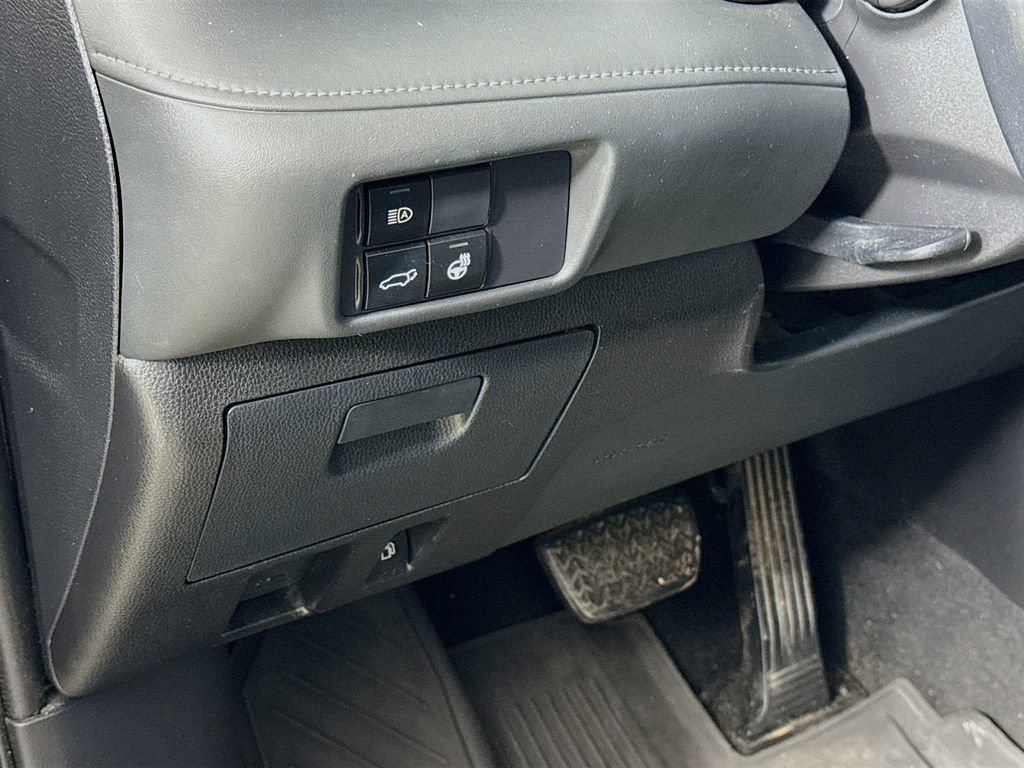 Used 2020 Toyota Highlander Limited FWD image 10