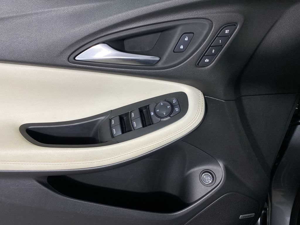 Used 2024 Buick Encore GX Avenir w/ Avenir Convenience Package AWD/4WD image 13