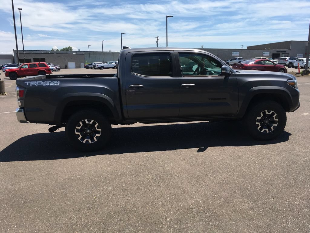 Used 2022 Toyota Tacoma TRD Off-Road w/ Black Out Package (TMS) AWD/4WD image 7