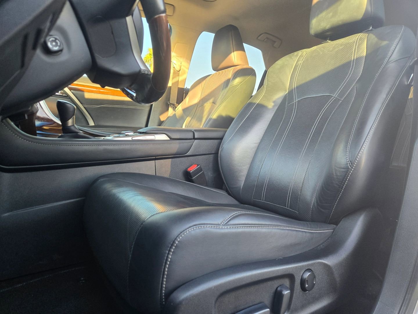 Used 2019 Lexus RX 450h AWD image 10