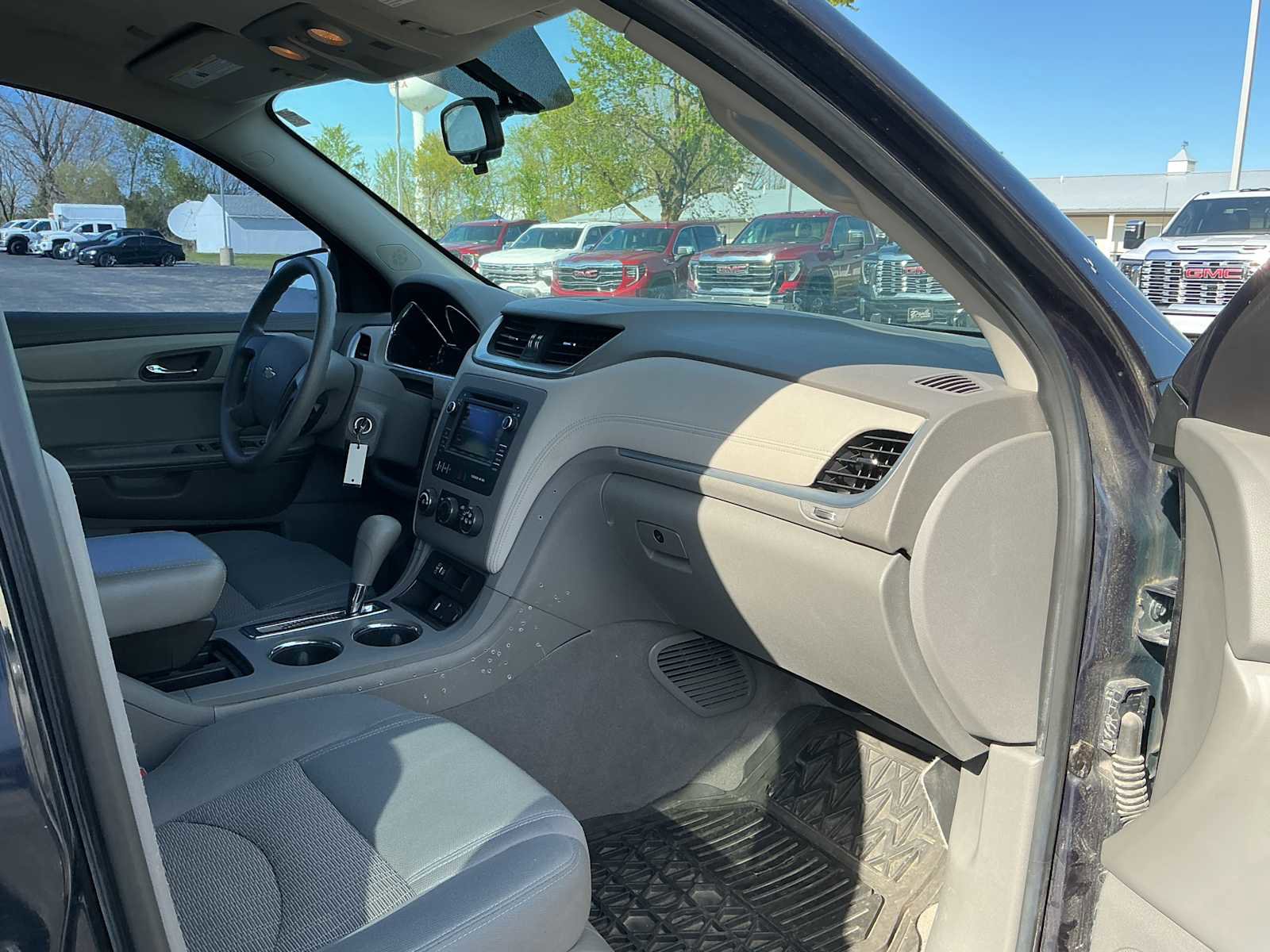 Used 2017 Chevrolet Traverse LS AWD/4WD image 23