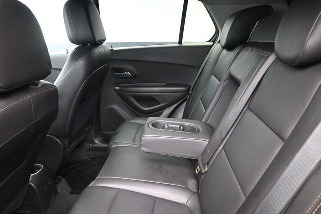 Used 2021 Chevrolet Trax LT w/ Redline Edition AWD/4WD image 11