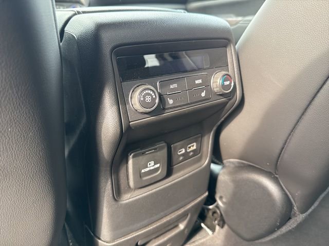 Used 2023 GMC Acadia Denali w/ Denali Ultimate Package FWD image 16