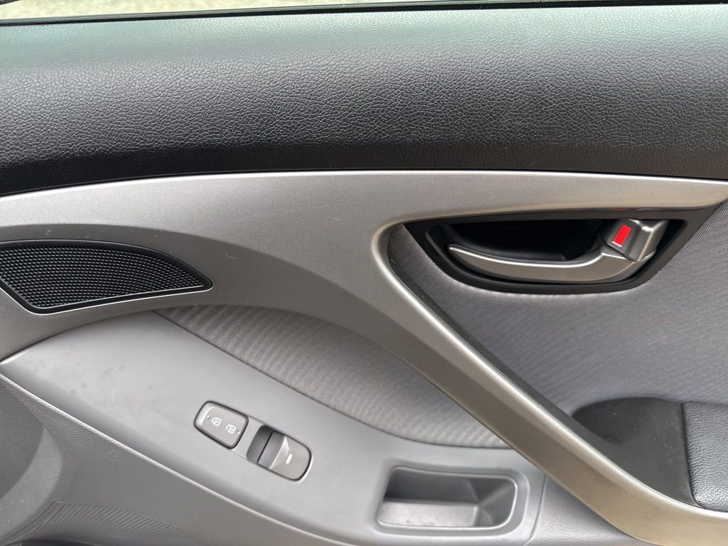 Used 2013 Hyundai Elantra GLS w/ Preferred Pkg FWD image 18