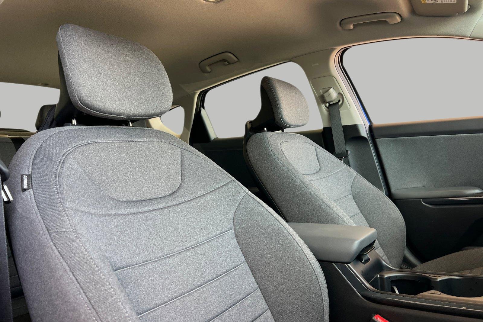 Used 2025 Kia K4 EX image 17